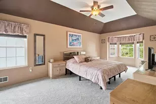 28 Violet Cir, Howell Township, NJ 07731 - Photo 18