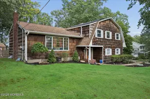 7 Sandspring Dr, Eatontown, NJ 07724 - Photo 2