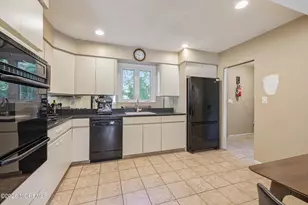 4 Wylie Terrace, Morganville, NJ 07751 - Photo 12