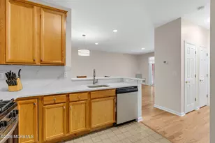 313 Sophee Ln, Lakewood, NJ 08701 - Photo 10