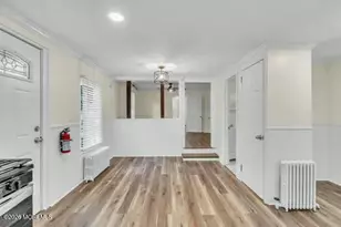27 Spring St, Freehold, NJ 07728 - Photo 4