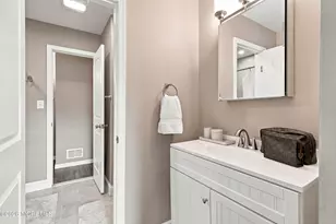 565 Clubhouse Dr, Middletown, NJ 07748 - Photo 14