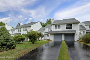 71 Malibu Dr, Eatontown, NJ 07724 - Photo 1