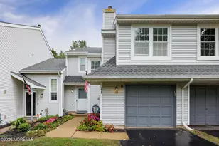 71 Malibu Dr, Eatontown, NJ 07724 - Photo 2