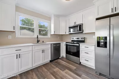 18 N Chestnut Avenue, Whiting, NJ 08759 - Photo 12