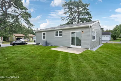 18 N Chestnut Avenue, Whiting, NJ 08759 - Photo 6