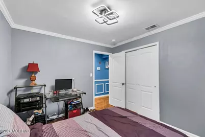 402 Silver Court, Hamilton Square, NJ 08690 - Photo 12
