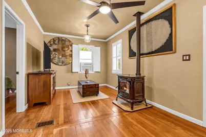 542 Clinton Avenue, Belford, NJ 07718 - Photo 6