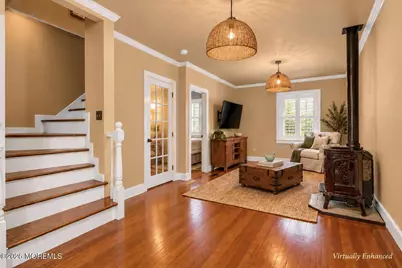 542 Clinton Avenue, Belford, NJ 07718 - Photo 4