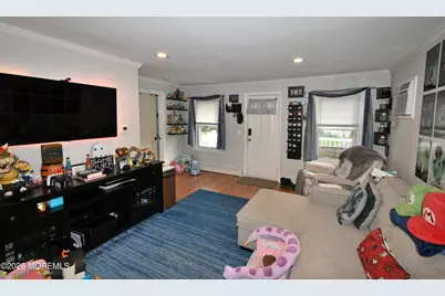 1050 Woodmere Drive, Aberdeen Township, NJ 07735 - Photo 6