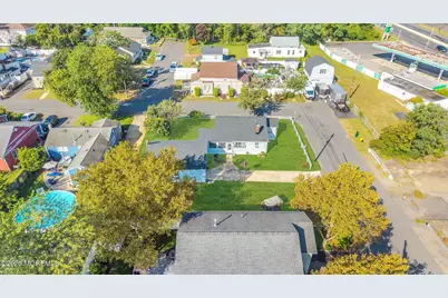 10 Hudson Avenue, Hazlet Township, NJ 07730 - Photo 6