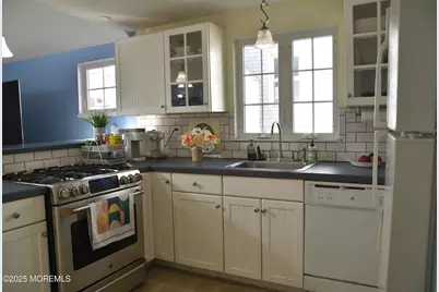57 Washington Avenue, Highlands, NJ 07732 - Photo 6
