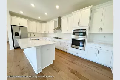 113 Woolley Court, Oakhurst, NJ 07755 - Photo 4