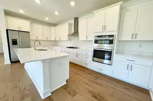 113 Woolley Ct, Oakhurst, NJ 07755 - Photo 4