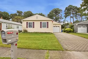 11 Woodstock Dr, Toms River Township, NJ 08757 - Photo 1