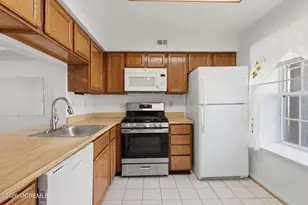 2704 Commons Dr, East Brunswick Township, NJ 08816 - Photo 14