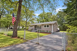 521 Ridgeview Ave, Browns Mills, NJ 08015 - Photo 2
