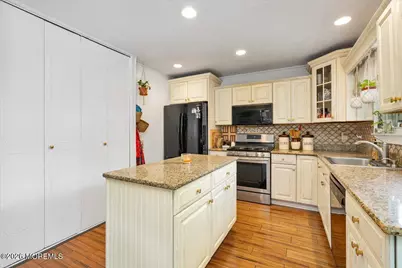48 Cresci Boulevard, Hazlet Township, NJ 07730 - Photo 10