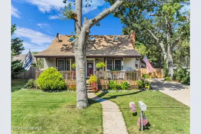 836 Beach Avenue, Beachwood, NJ 08722 - Photo 2