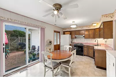 17 Kingsley Way, Freehold, NJ 07728 - Photo 12