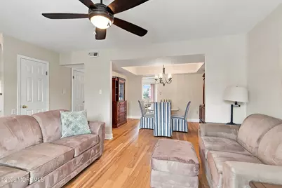 17 Kingsley Way, Freehold, NJ 07728 - Photo 8