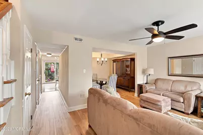 17 Kingsley Way, Freehold, NJ 07728 - Photo 4
