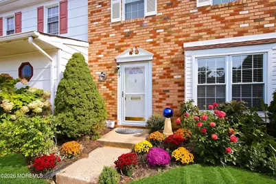17 Kingsley Way, Freehold, NJ 07728 - Photo 2