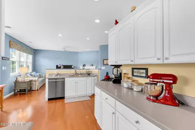 46 Baltusrol Drive, Manalapan Township, NJ 07726 - Photo 18