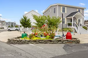 4 Weaver Dr, Manahawkin, NJ 08050 - Photo 1