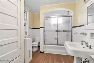 27 E Garfield Ave, Atlantic Highlands, NJ 07716 - Photo 30
