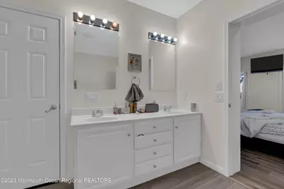 374.5 W Park Avenue, Oakhurst, NJ 07755 - Photo 12