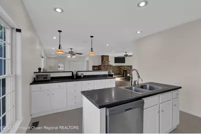 374.5 W Park Avenue, Oakhurst, NJ 07755 - Photo 8