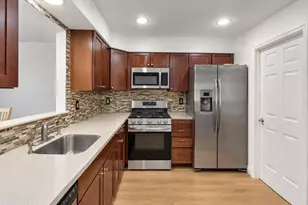127 Evergreen Ct, Freehold, NJ 07728 - Photo 8