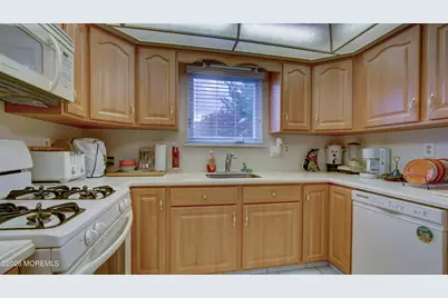 4 Lesley Drive, Marlboro Township, NJ 07746 - Photo 6