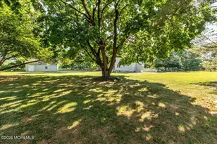 102 Middletown Rd, Holmdel, NJ 07733 - Photo 4