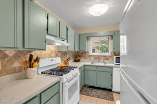 12 Alec Dr, Howell Township, NJ 07731 - Photo 4