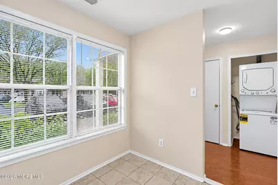 407 Hampton Court, Manalapan Township, NJ 07726 - Photo 8