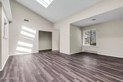 11 Auburn Court, Red Bank, NJ 07701 - Photo 4