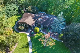 9 Jill Dr, Holmdel, NJ 07733 - Photo 2