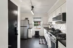 22 Pinckney Rd, Red Bank, NJ 07701 - Photo 12