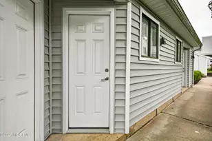 9 Bridgewaters Dr, Oceanport, NJ 07757 - Photo 64
