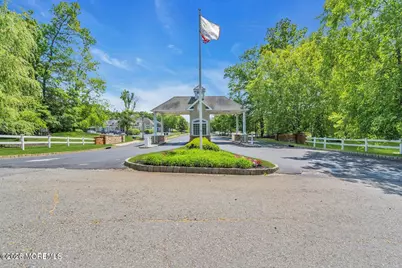 624 Sophee Lane, Lakewood, NJ 08701 - Photo 2