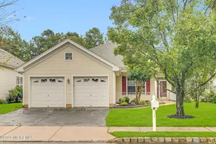 19 Goldenedge Way, Lakewood, NJ 08701 - Photo 2