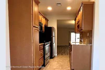 70 Overlook Way #D, Manalapan Township, NJ 07726 - Photo 2