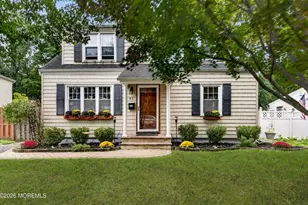 61 Alameda Ct, Shrewsbury, NJ 07702 - Photo 1