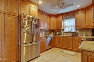 7 Hampton Dr, Marlboro Township, NJ 07746 - Photo 16