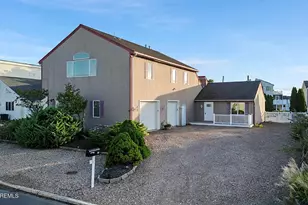 943 Jennifer Ln, Manahawkin, NJ 08050 - Photo 2