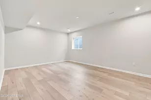 55 Mitchell Ct, Manalapan Township, NJ 07726 - Photo 34