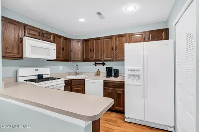 12 Snowburry Court, Red Bank, NJ 07701 - Photo 8