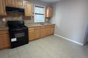 76 Halstead St, Newark, NJ 07106 - Photo 1